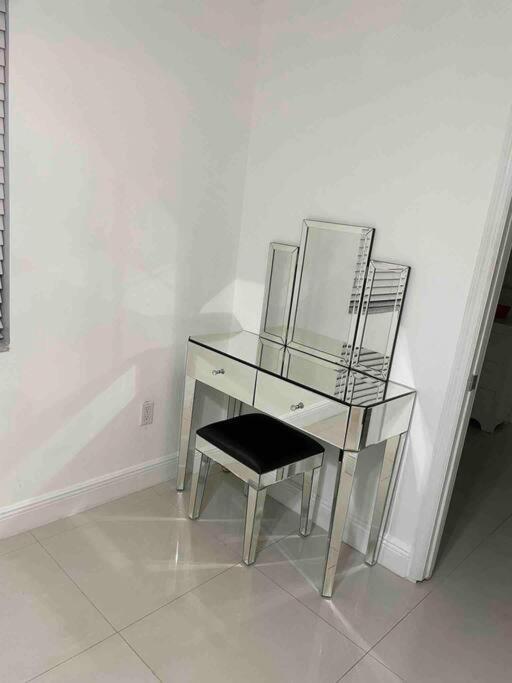 Modern Miami Oversized 3 Bedroom In Central Location Exterior photo