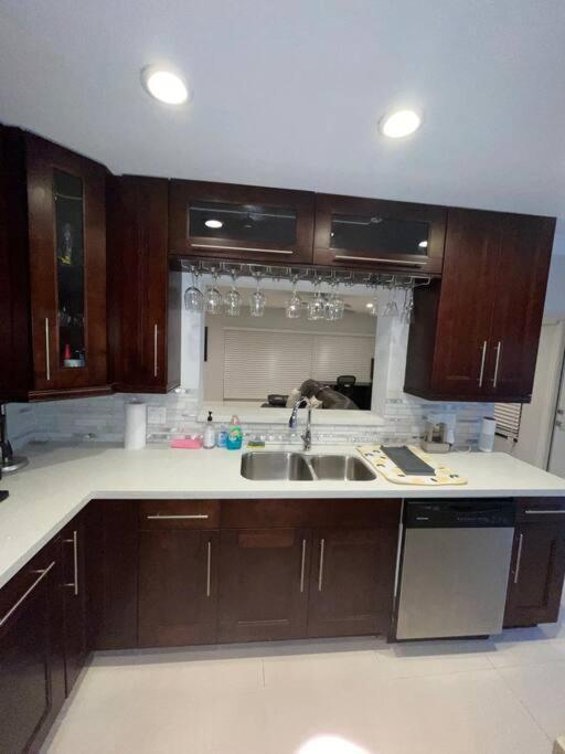 Modern Miami Oversized 3 Bedroom In Central Location Exterior photo
