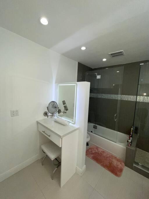 Modern Miami Oversized 3 Bedroom In Central Location Exterior photo