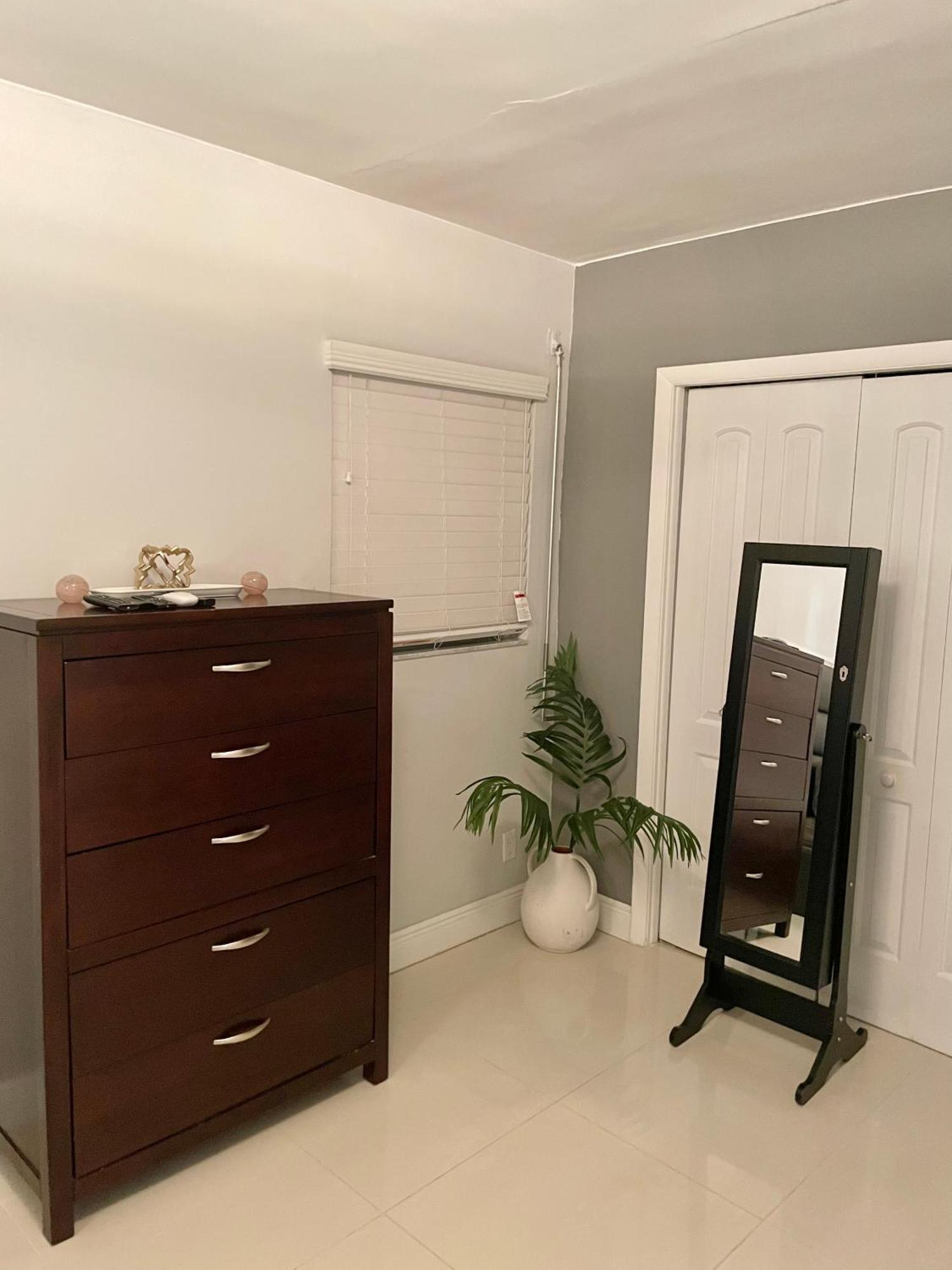 Modern Miami Oversized 3 Bedroom In Central Location Exterior photo