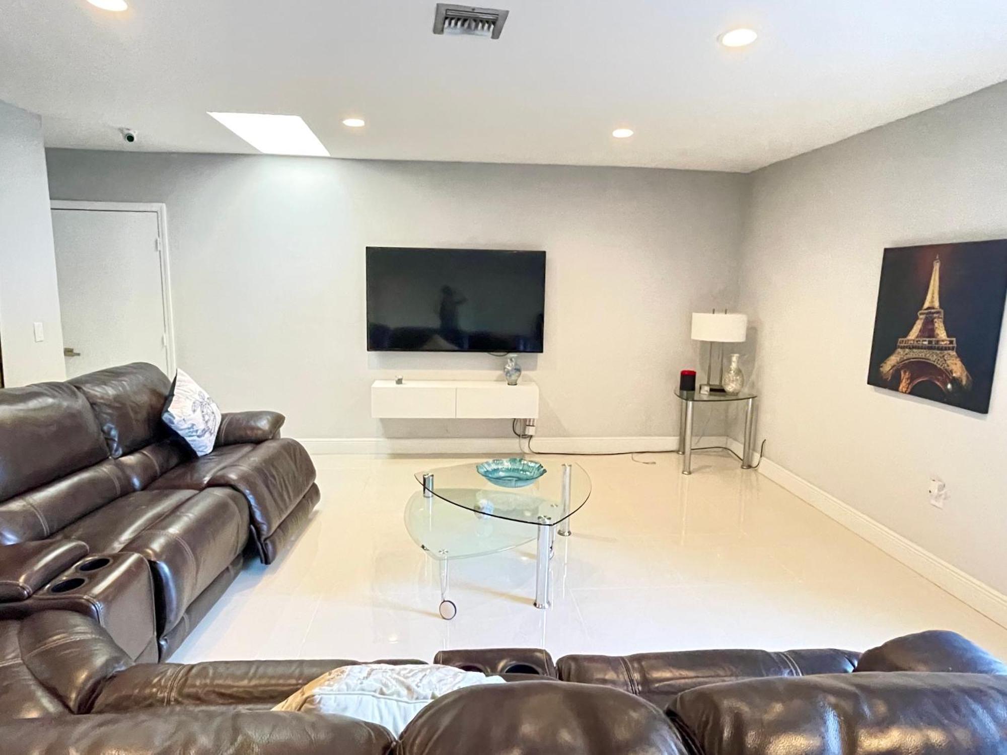 Modern Miami Oversized 3 Bedroom In Central Location Exterior photo