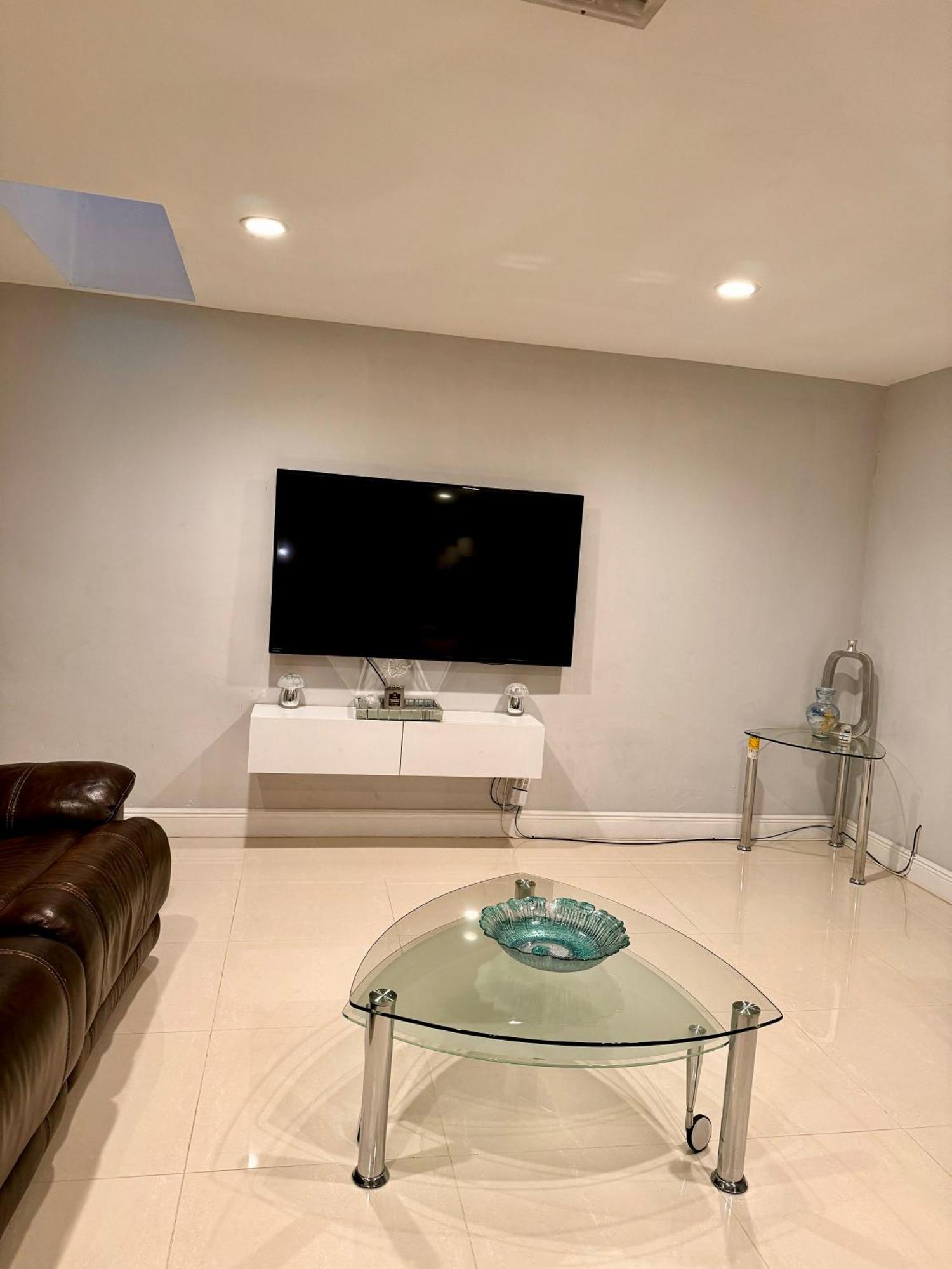 Modern Miami Oversized 3 Bedroom In Central Location Exterior photo